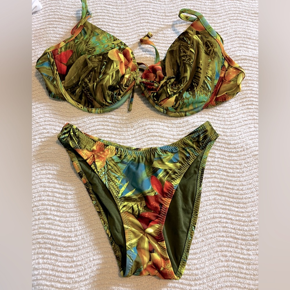 Bikini;36DD underwire top & M bottom; multi-color grass and orange flower print.